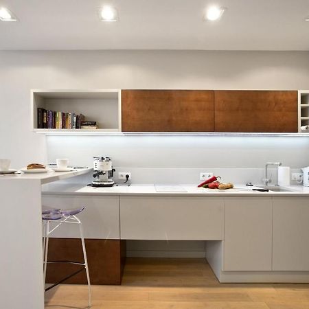 Triton Park Accommodation By P&O Serviced Apartments Varsovia Exterior foto