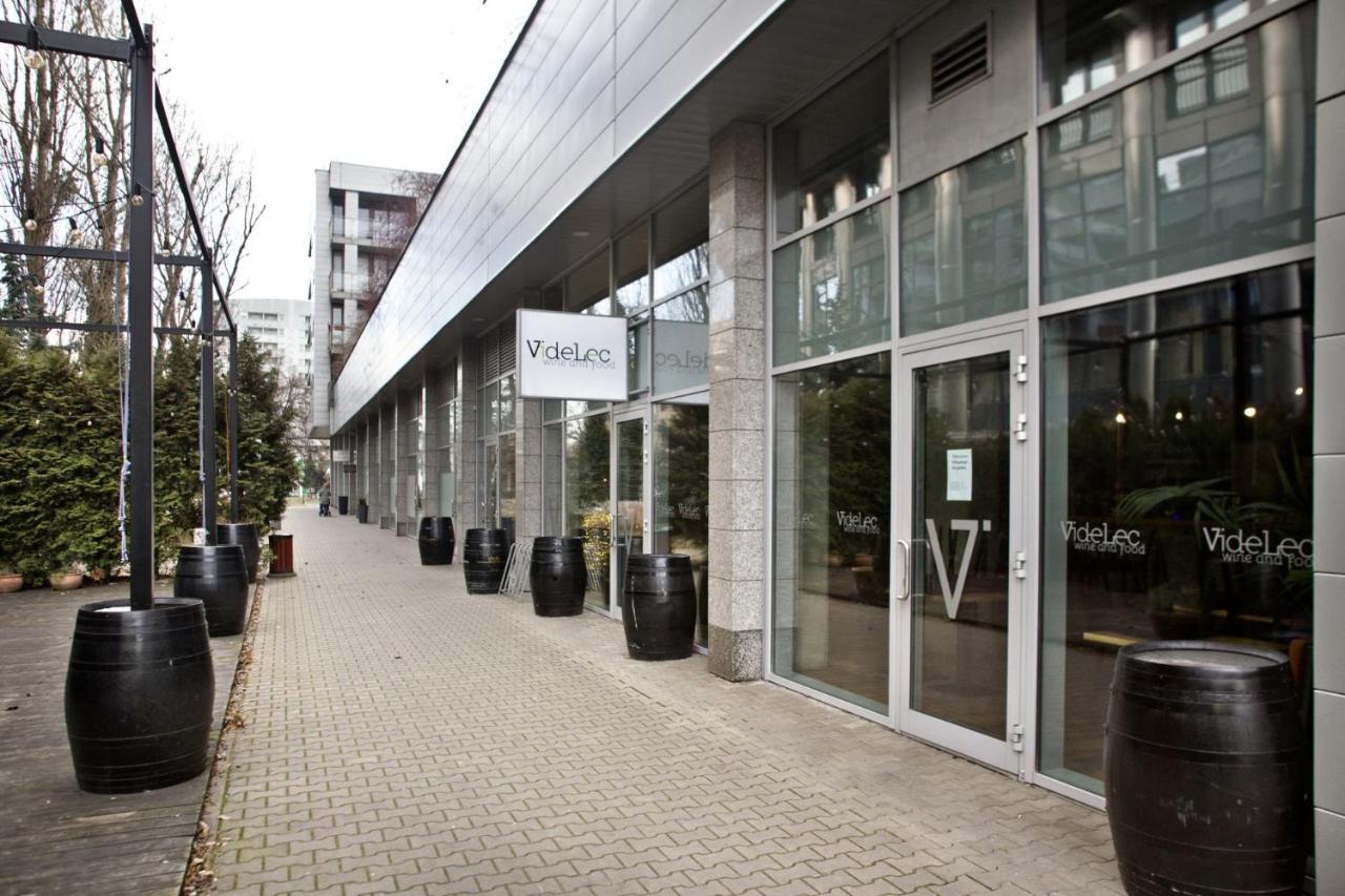 Triton Park Accommodation By P&O Serviced Apartments Varsovia Exterior foto