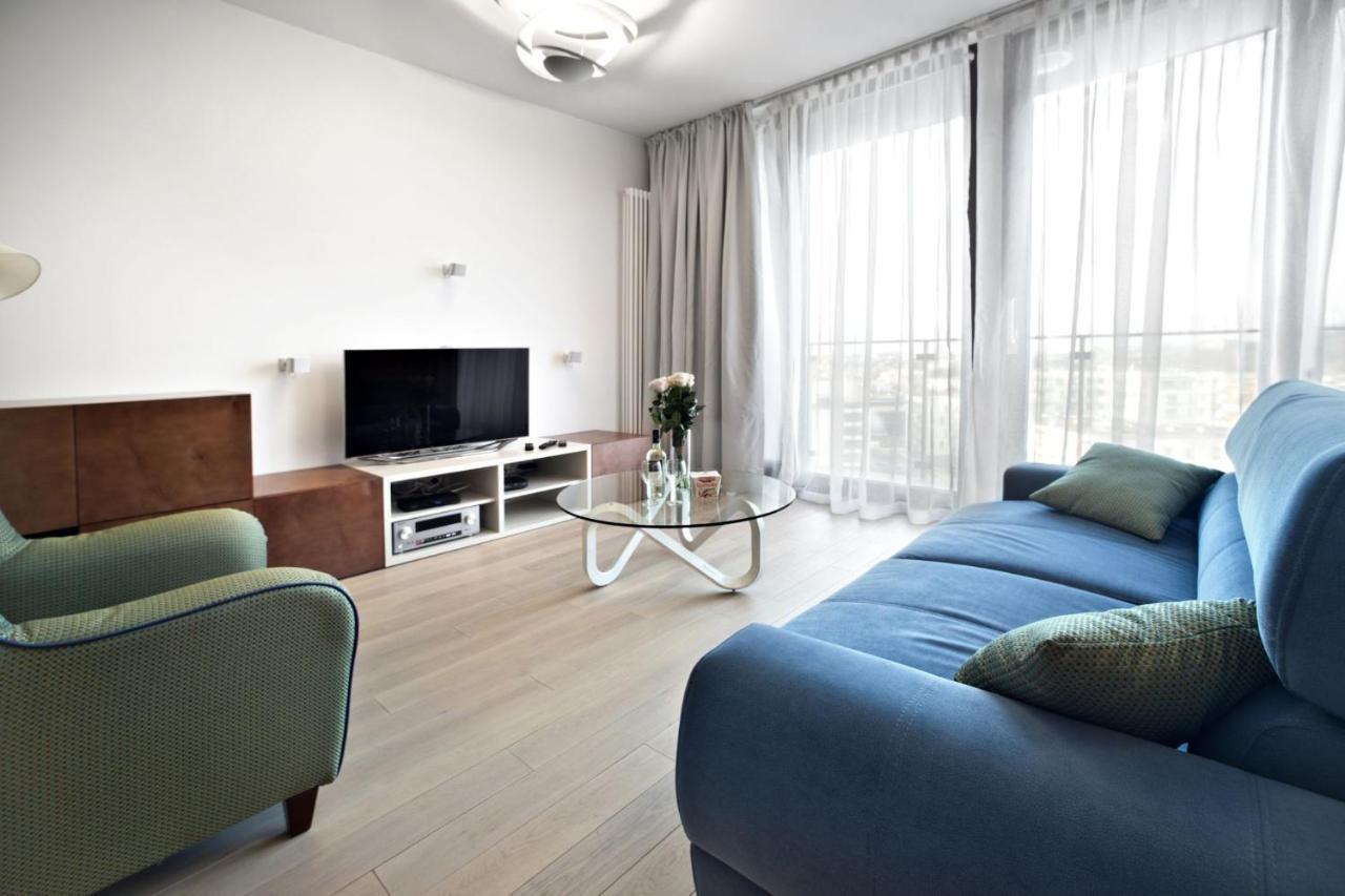 Triton Park Accommodation By P&O Serviced Apartments Varsovia Exterior foto